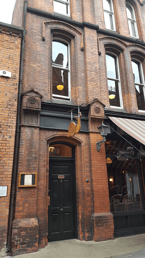 Pub a Dublino senza nome