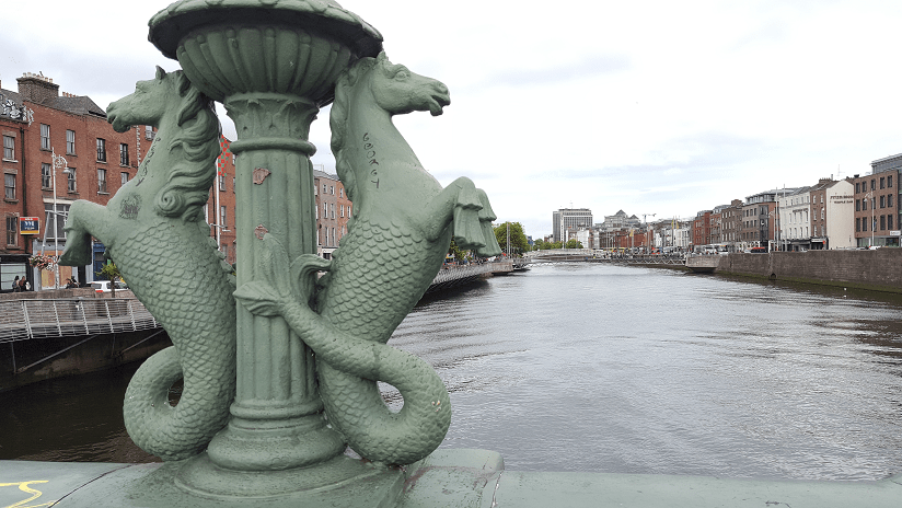 Lampioni con ippocampi a Dublino
