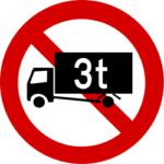 segnale irlandese vietato il transito agli autocarri con massa a pieno carico superiore a quella indicata