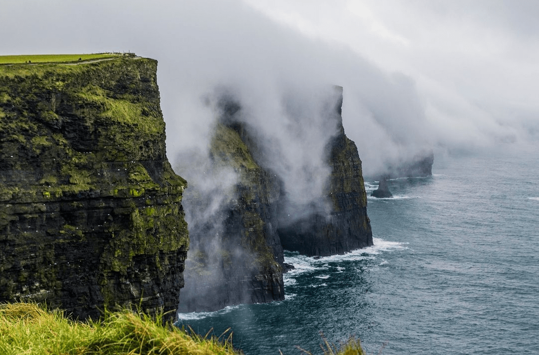 foto delle scogliere di moher