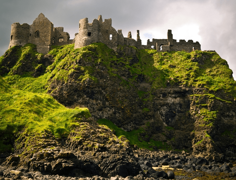 foto di dunluce castle in irlanda del nord