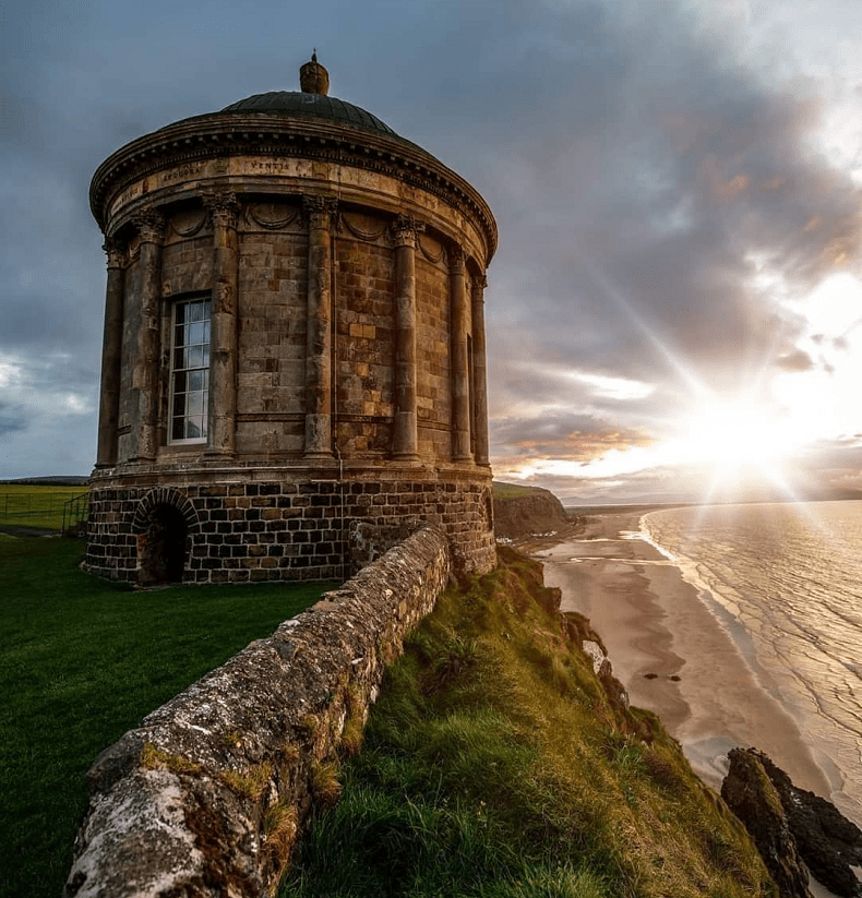 foto di musseden temple in irlanda del nord